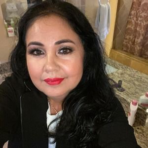 Meet your Posher, Elvira